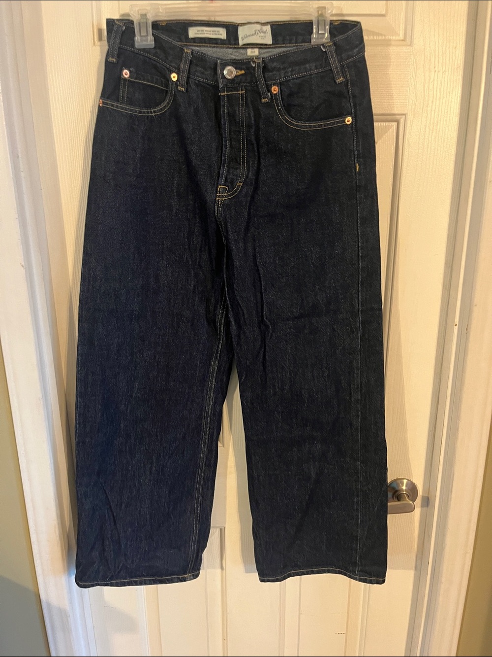 Universal Thread mid rise Deep Indigo Straight-Leg Jeans women’s 6R